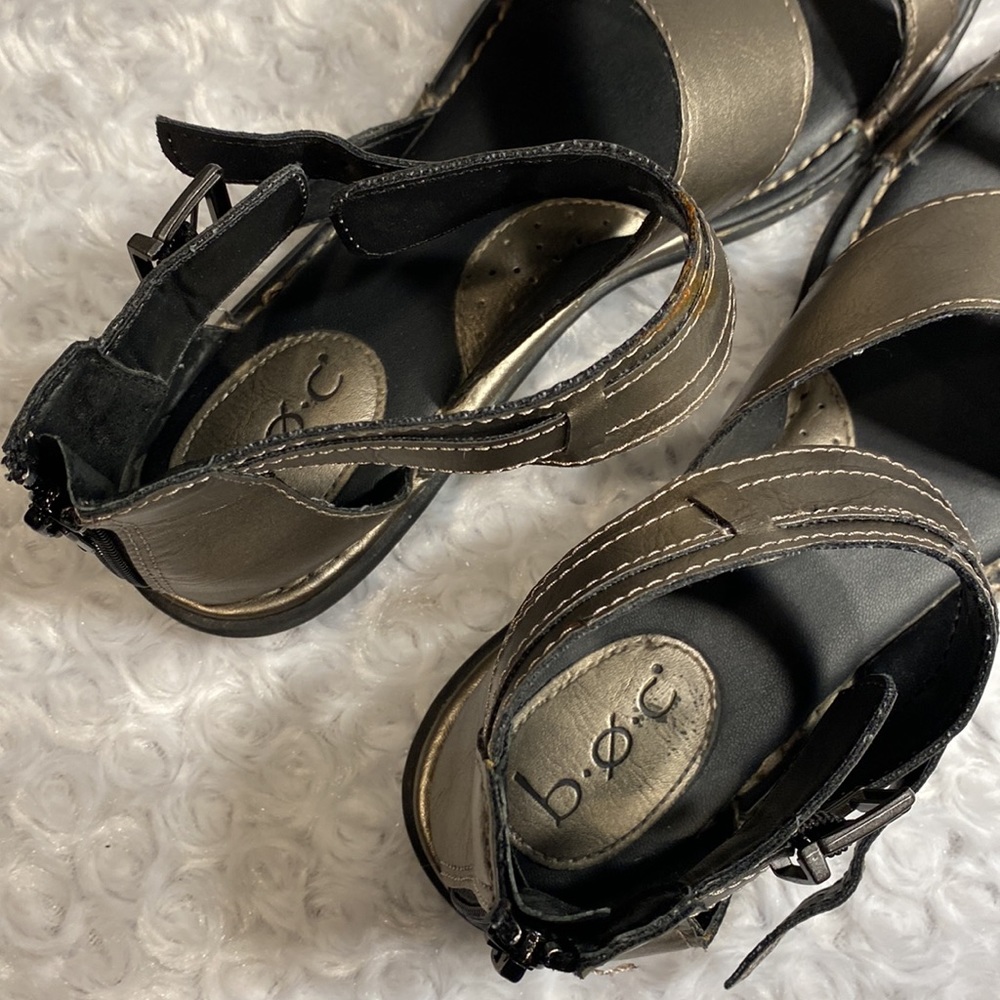 boc Metallic gladiator sandals size 9 wide straps - Picture 8 of 9